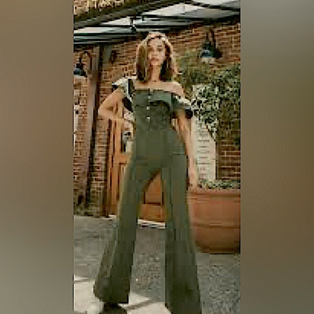 B famous green off the shoulder jumpsuit sz small fits like a xs or 3